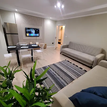 Whispering Dawn Apartment, Accommodates 4, Next To Center, With Ac And Wifi *