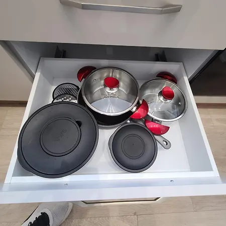 Whispering Dawn Apartment, Accommodates 4, Next To Center, With Ac And Wifi * ティラナ