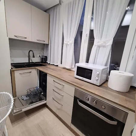 公寓 Whispering Dawn Apartment, Accommodates 4, Next To Center, With Ac And Wifi