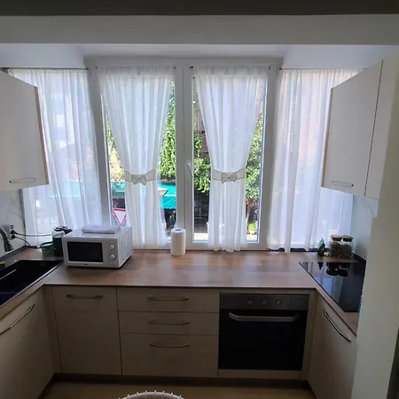 Tesa Apartment, Accommodates 4, Next To Center, With Ac And Wifi Lägenhet
