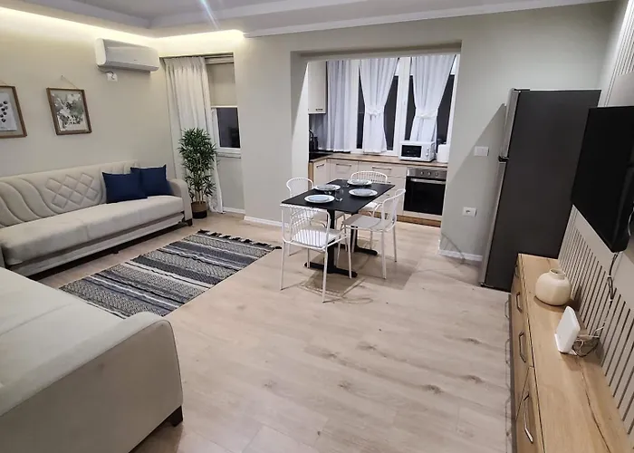The Whispering Dawn - Centre Apartamento Tirana