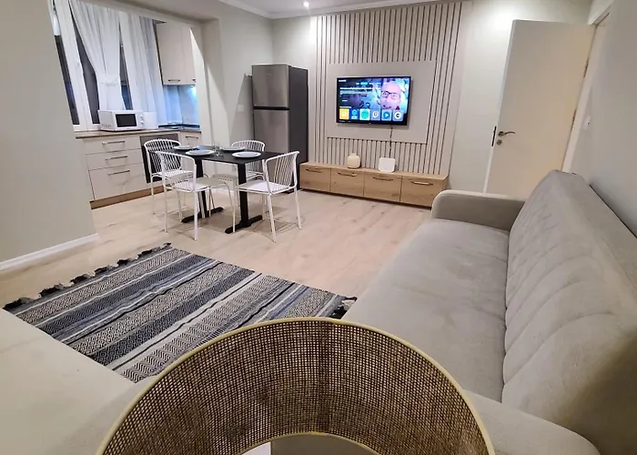 The Whispering Dawn - City Centre Apartment